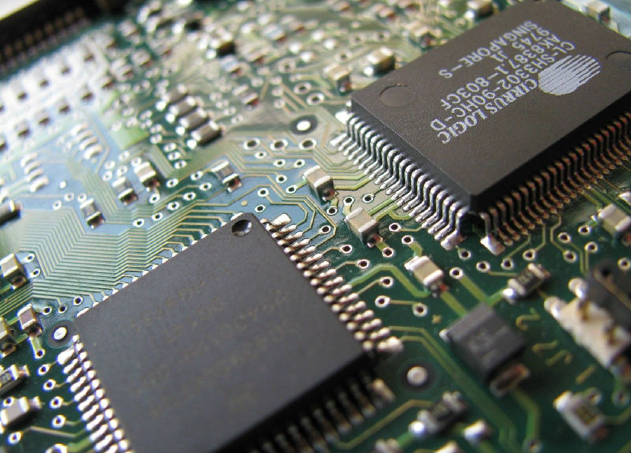 Semiconductor growth to slow to 7% in 2022